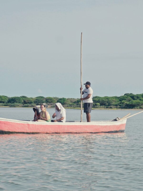 El agua teje nuestras voces 